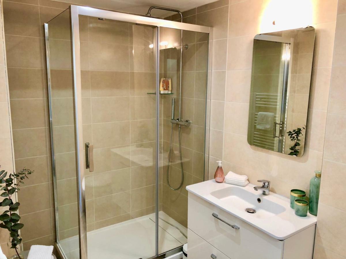 Bright & Modern Apartment In The Heart Of Antibes Bagian luar foto